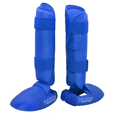 Black professional boxing gloves